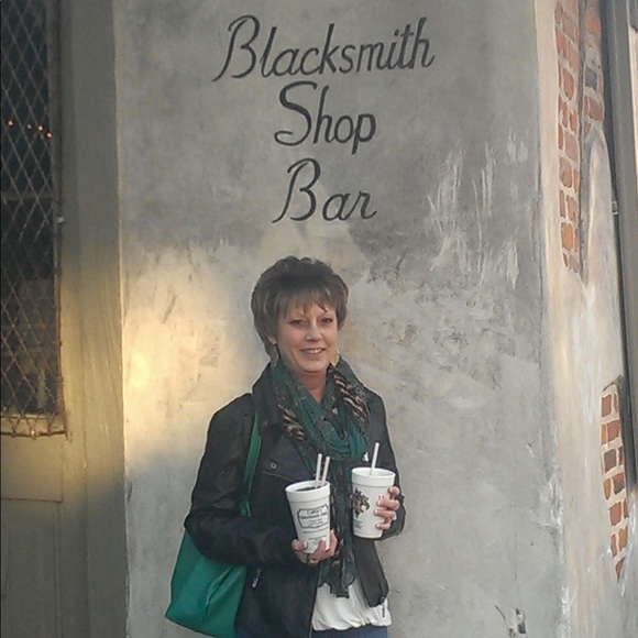 Meet your Posher, Donna - Picture 1 of 1